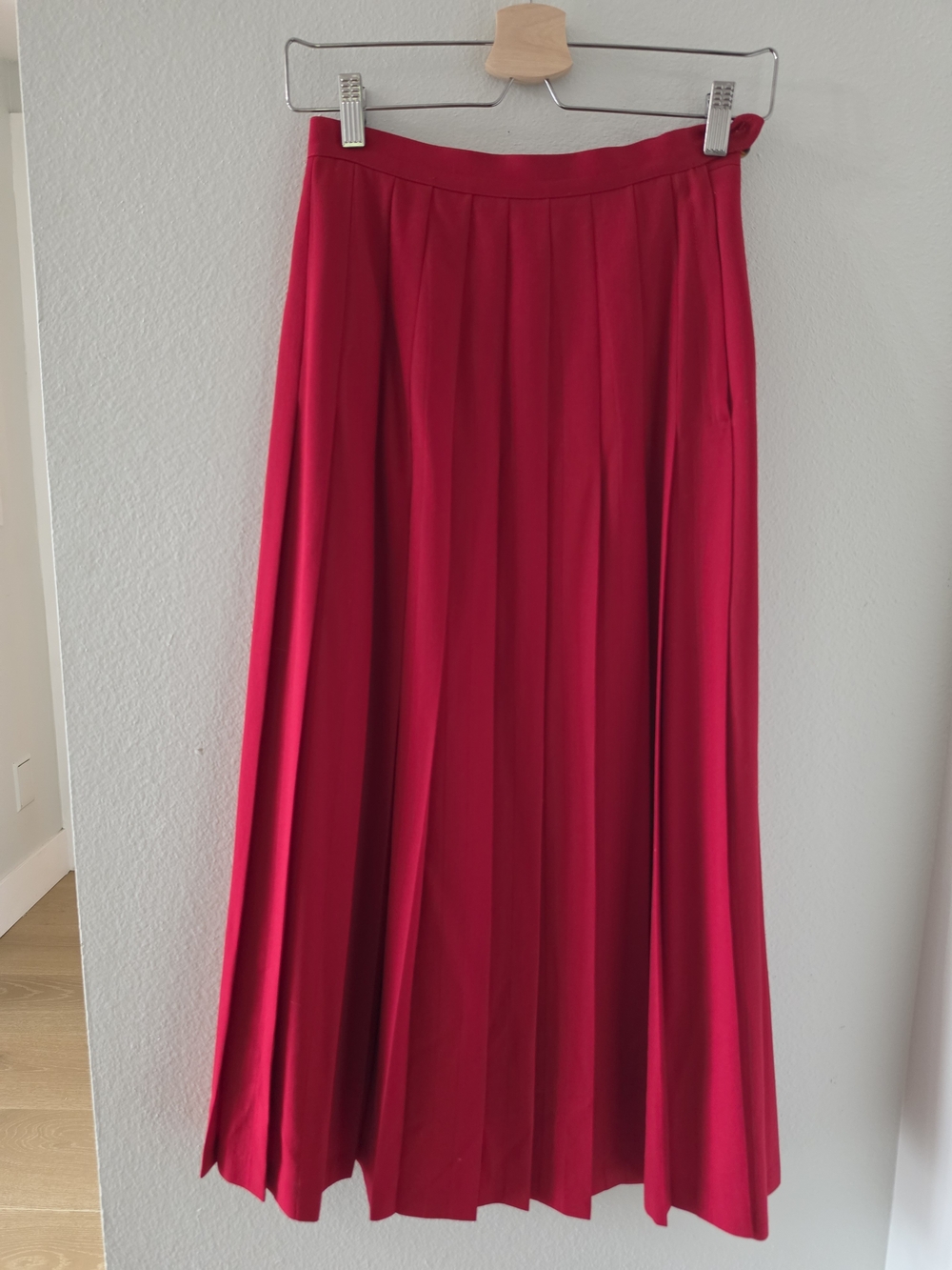 Vintage Pleated  Red Midi Skirt Size 2